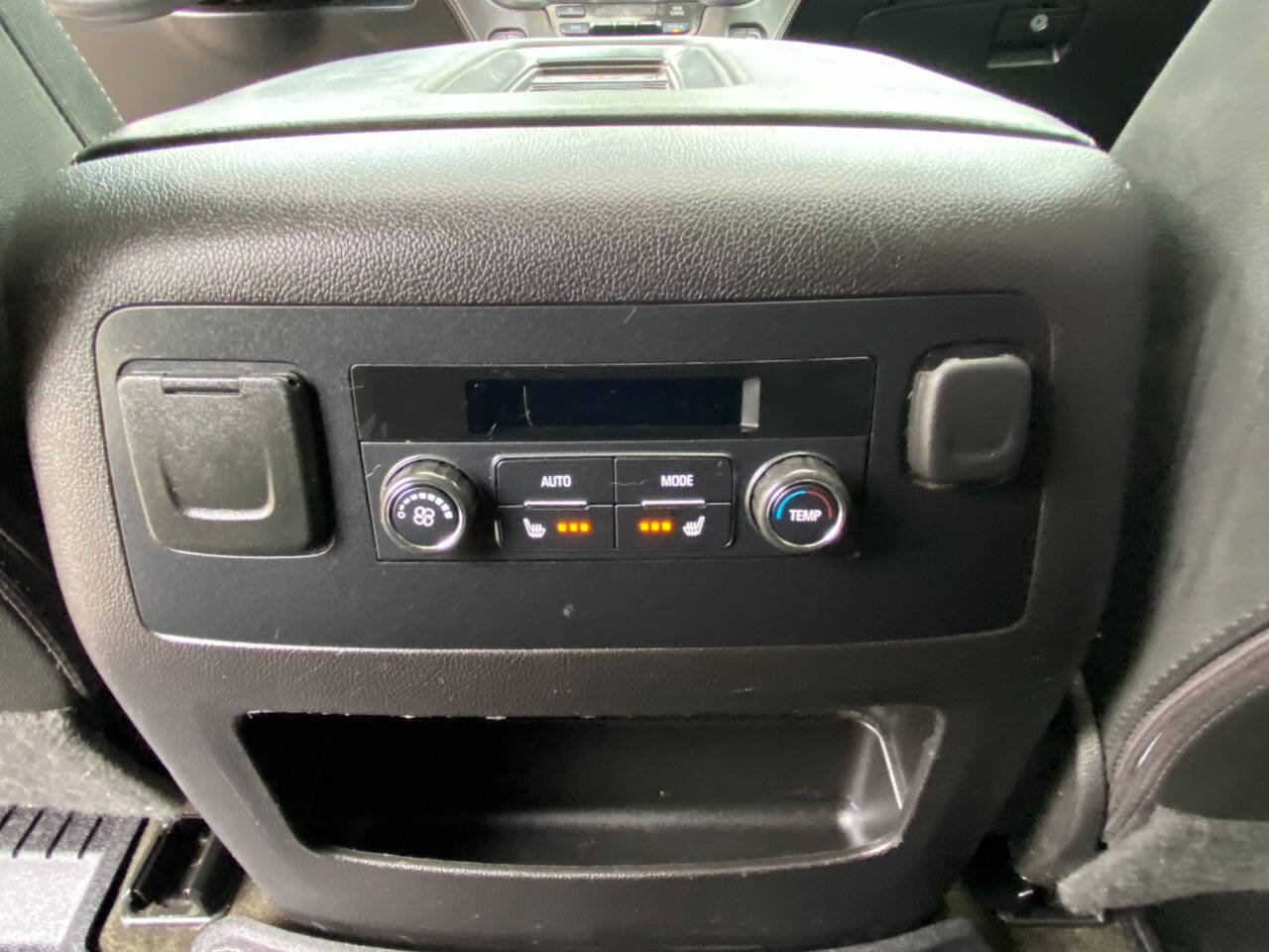 Used 2017 Chevrolet Suburban Premier RWD image 49