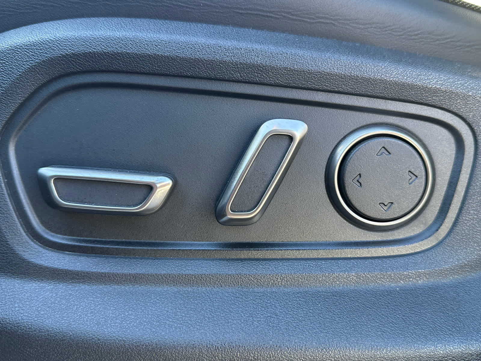 Used 2023 Rivian R1T Adventure image 12