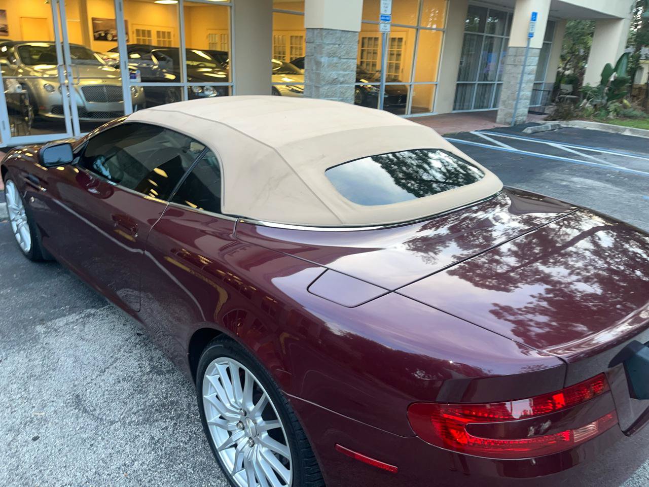 Used 2007 Aston Martin DB9 Volante RWD image 23