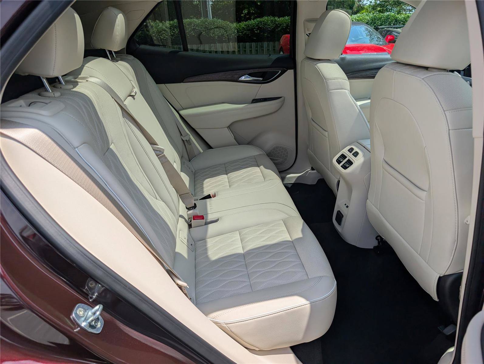 Used 2023 Buick Envision Avenir AWD/4WD image 13
