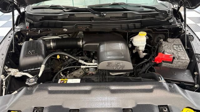 Used 2017 RAM 1500 ST w/ SXT Appearance Group AWD/4WD image 8