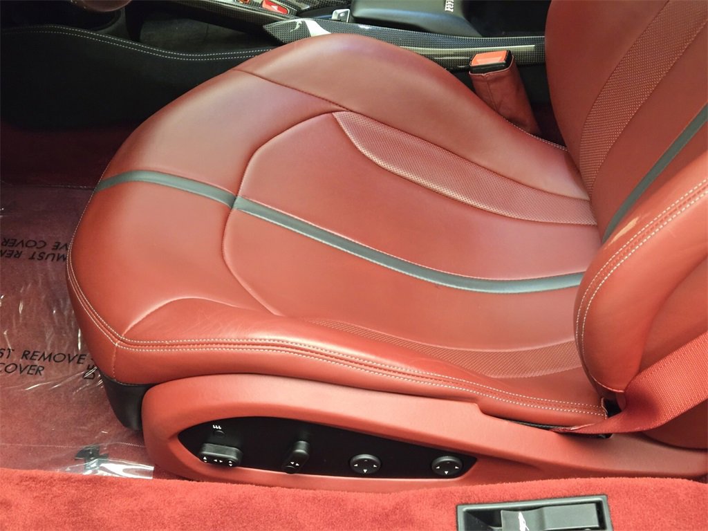 Used 2020 Ferrari F8 Tributo image 32