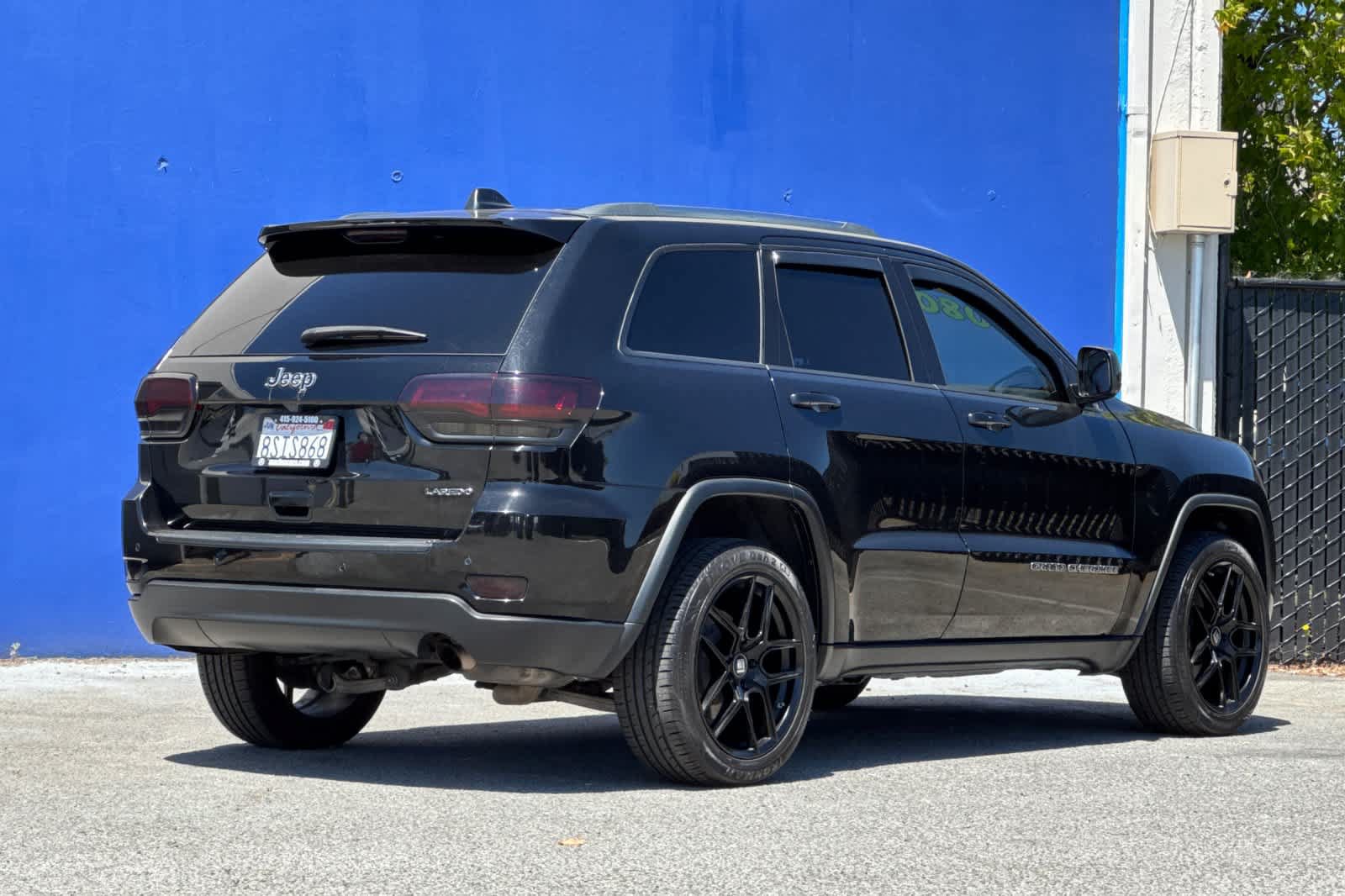 Used 2020 Jeep Grand Cherokee Laredo w/ Laredo X Package RWD image 3