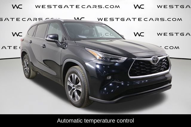Used 2022 Toyota Highlander XLE FWD image 4