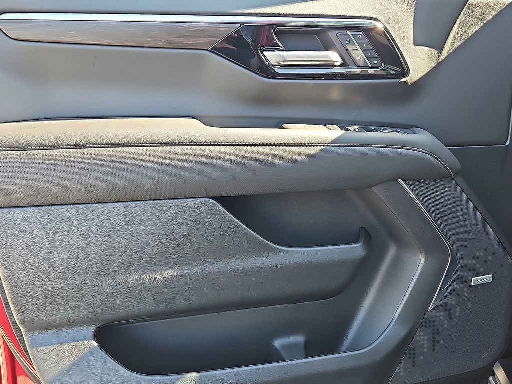 New 2025 Chevrolet Suburban Premier image 10