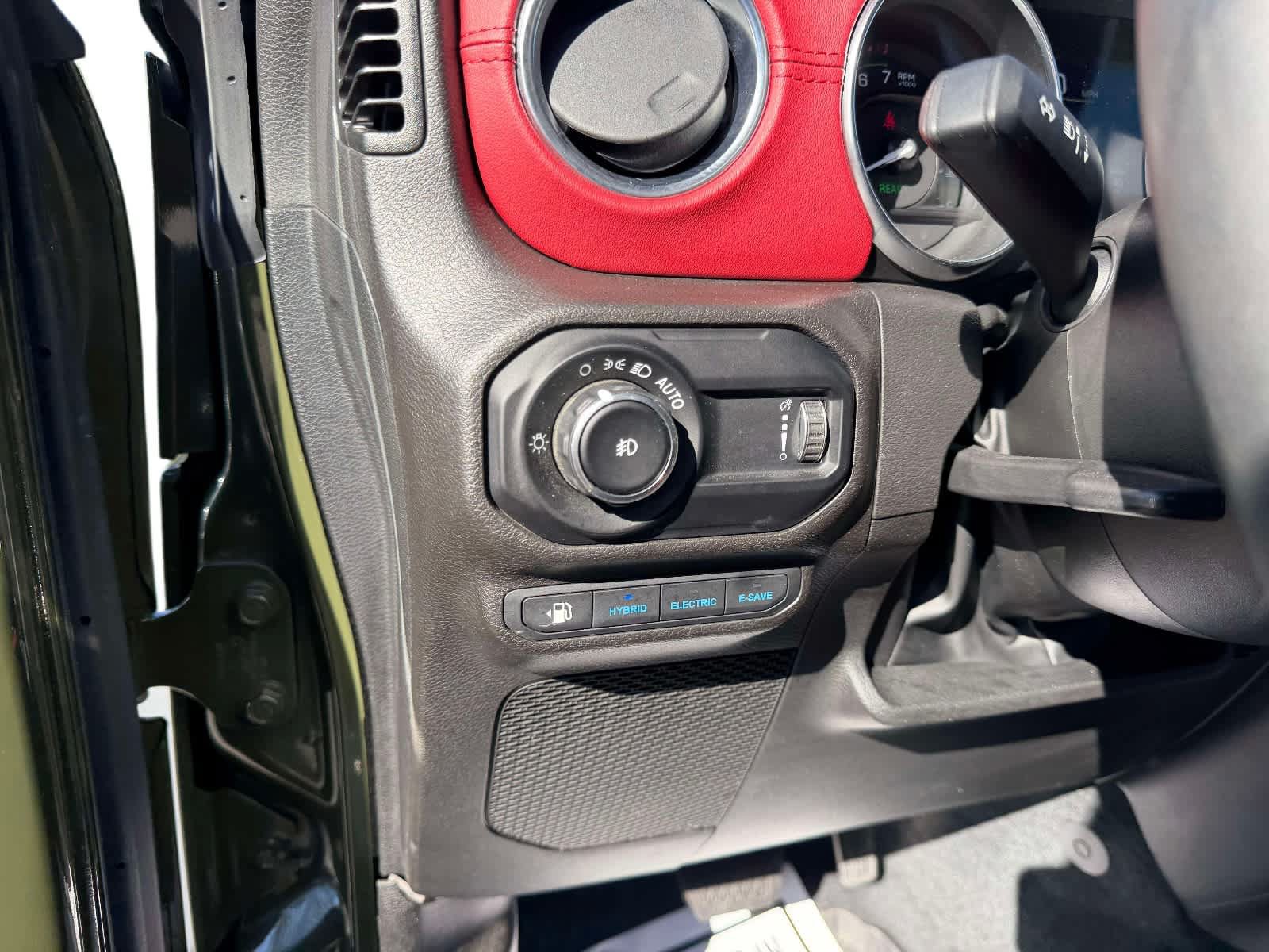 Used 2023 Jeep Wrangler Unlimited Rubicon 4xe AWD/4WD image 20