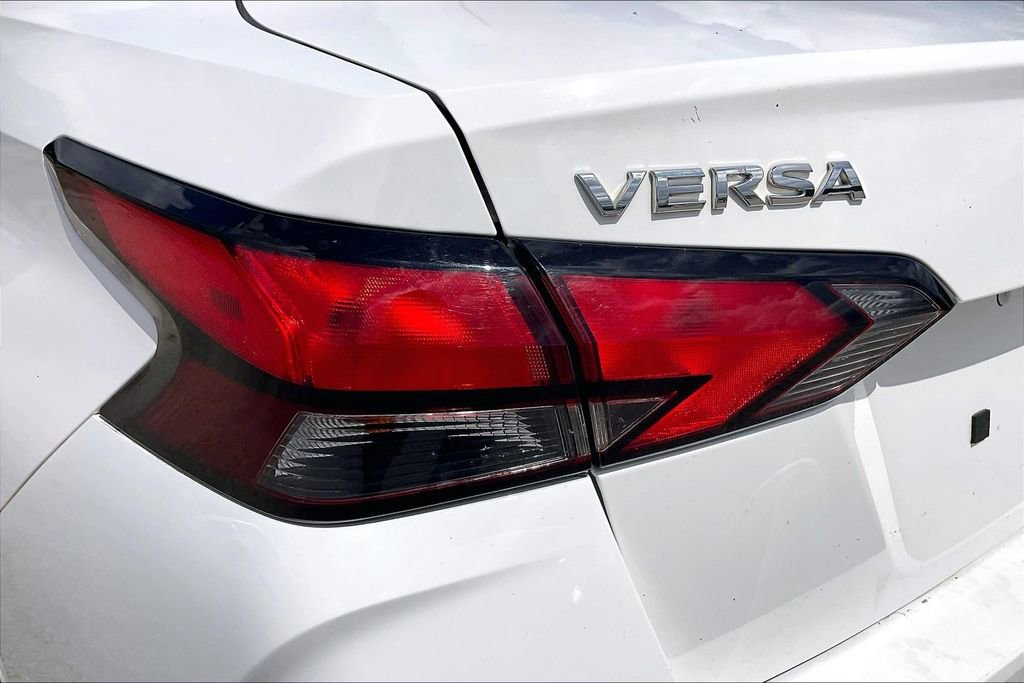 Used 2023 Nissan Versa S FWD image 20