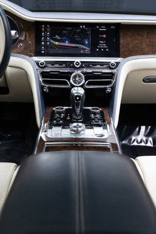 Used 2021 Bentley Flying Spur W12 image 82