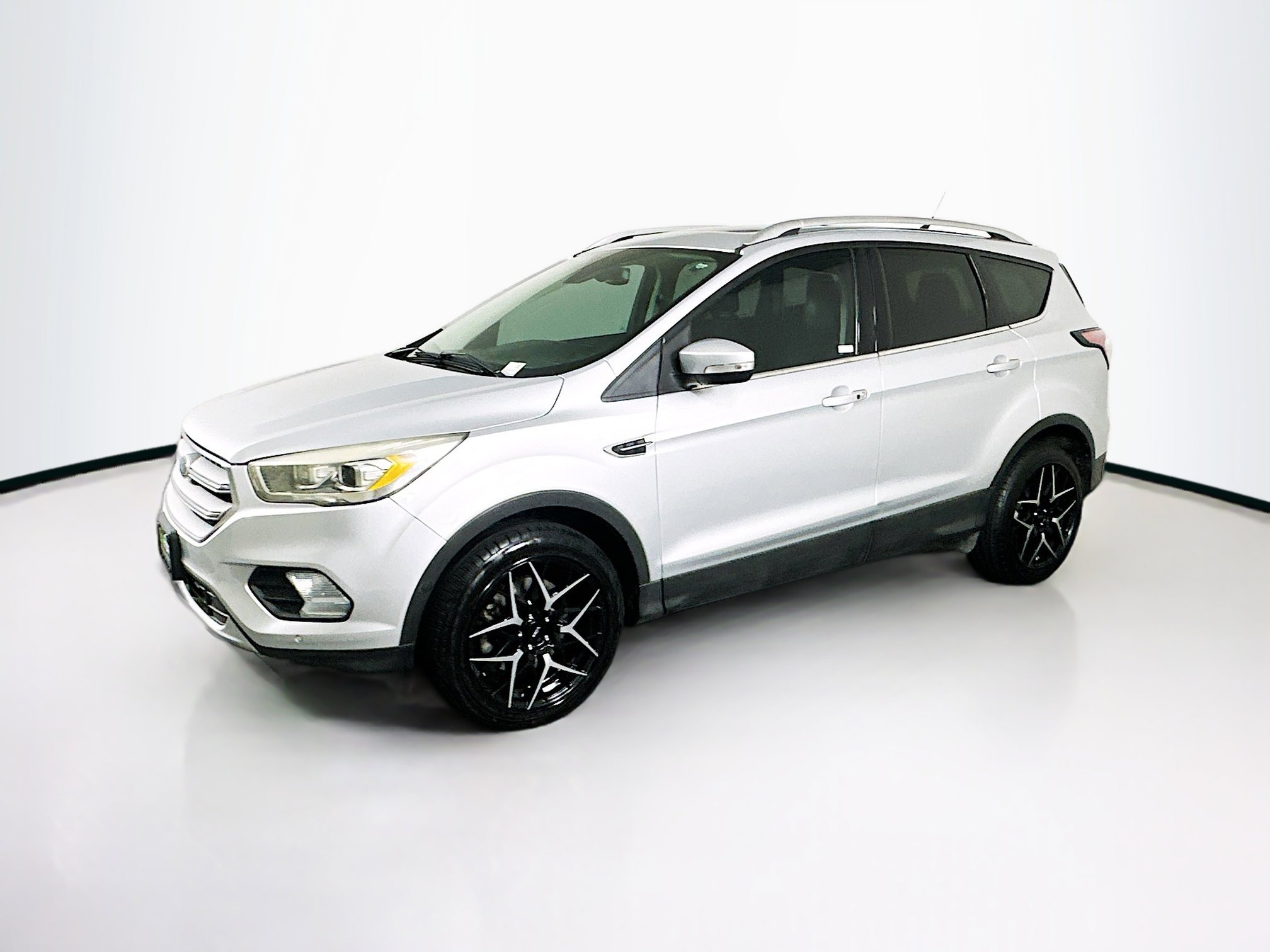 Used 2018 Ford Escape Titanium AWD/4WD image 4