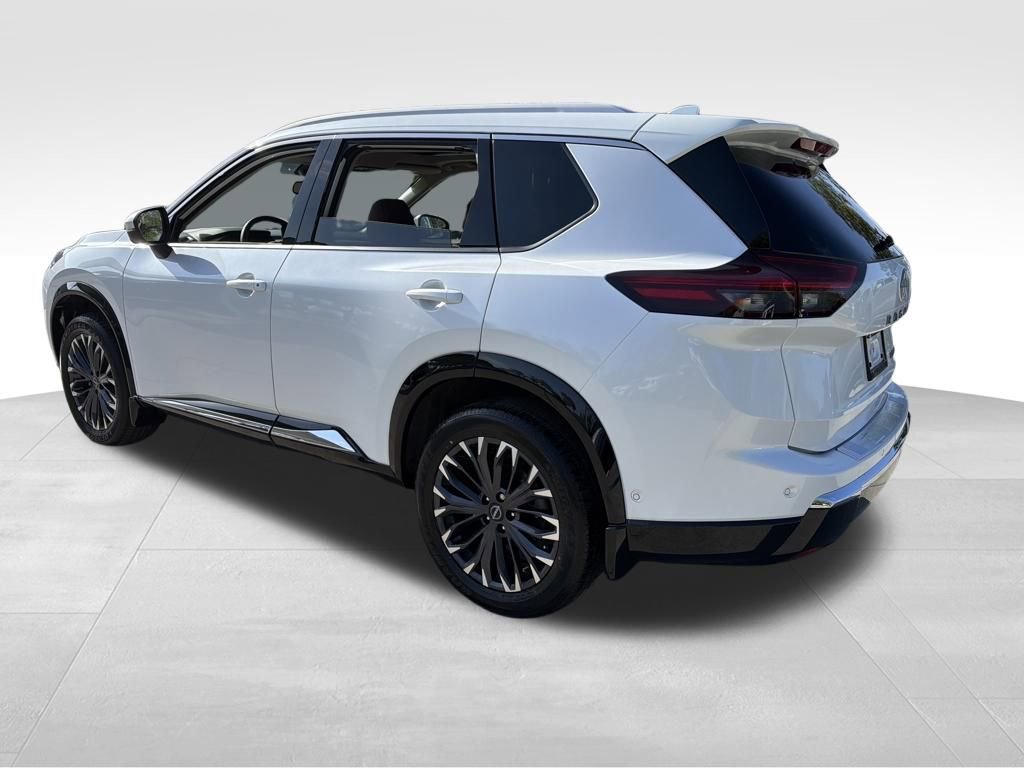 Used 2024 Nissan Rogue Platinum w/ Platinum Premium Package image 5