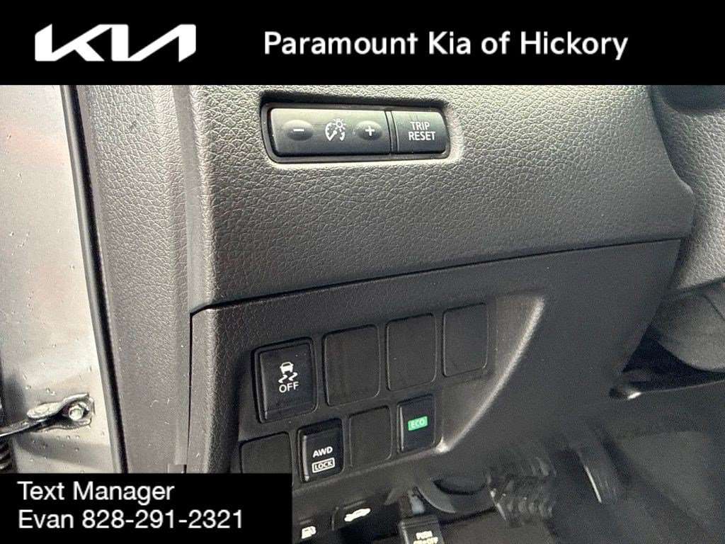 Used 2019 Nissan Rogue Sport S w/ Appearance Package AWD/4WD image 17