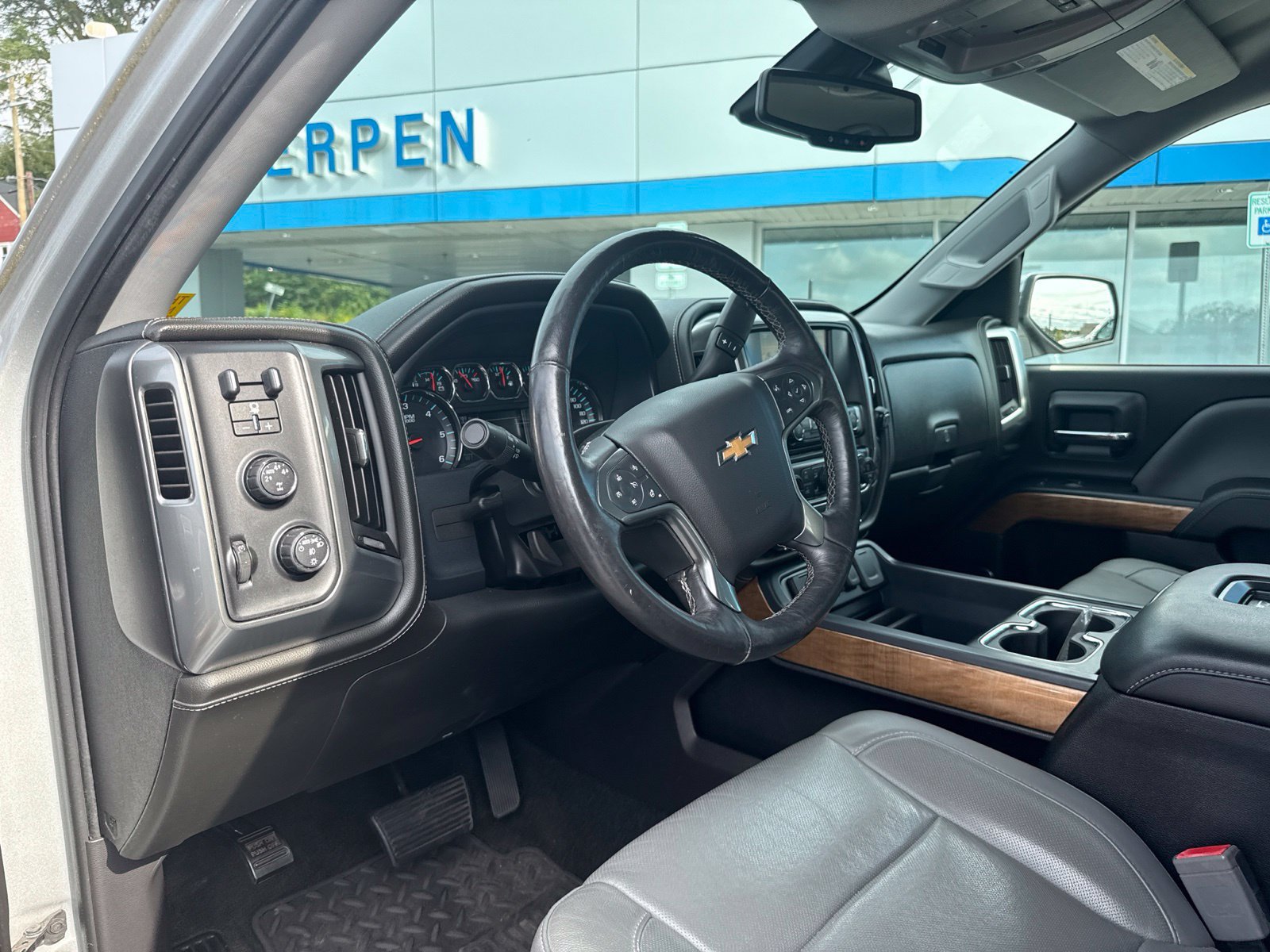 Used 2016 Chevrolet Silverado 1500 LTZ w/ Sport Package AWD/4WD image 12