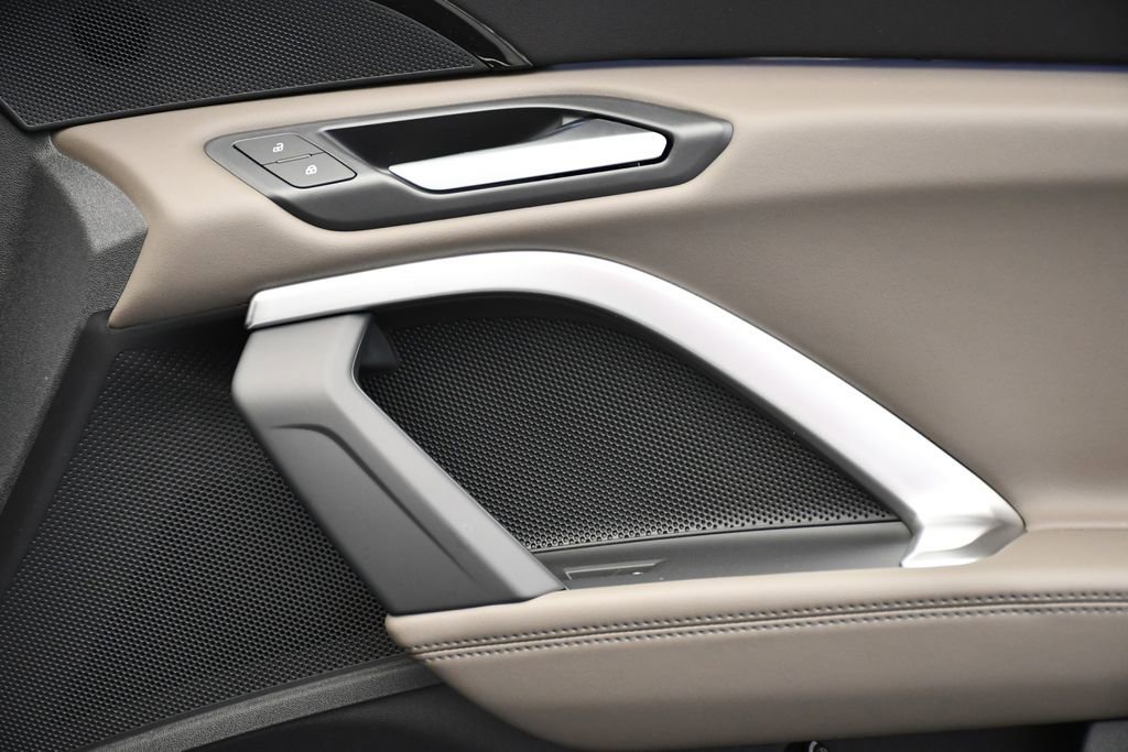 Used 2025 Audi Q5 Premium w/ Convenience Package image 43