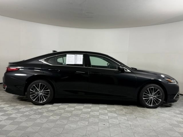 Used 2025 Lexus ES 300h w/ Premium Package FWD image 10