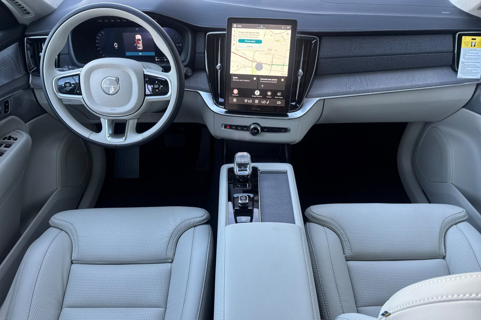 New 2026 Volvo XC90 T8 Ultra w/ Lounge Package image 14