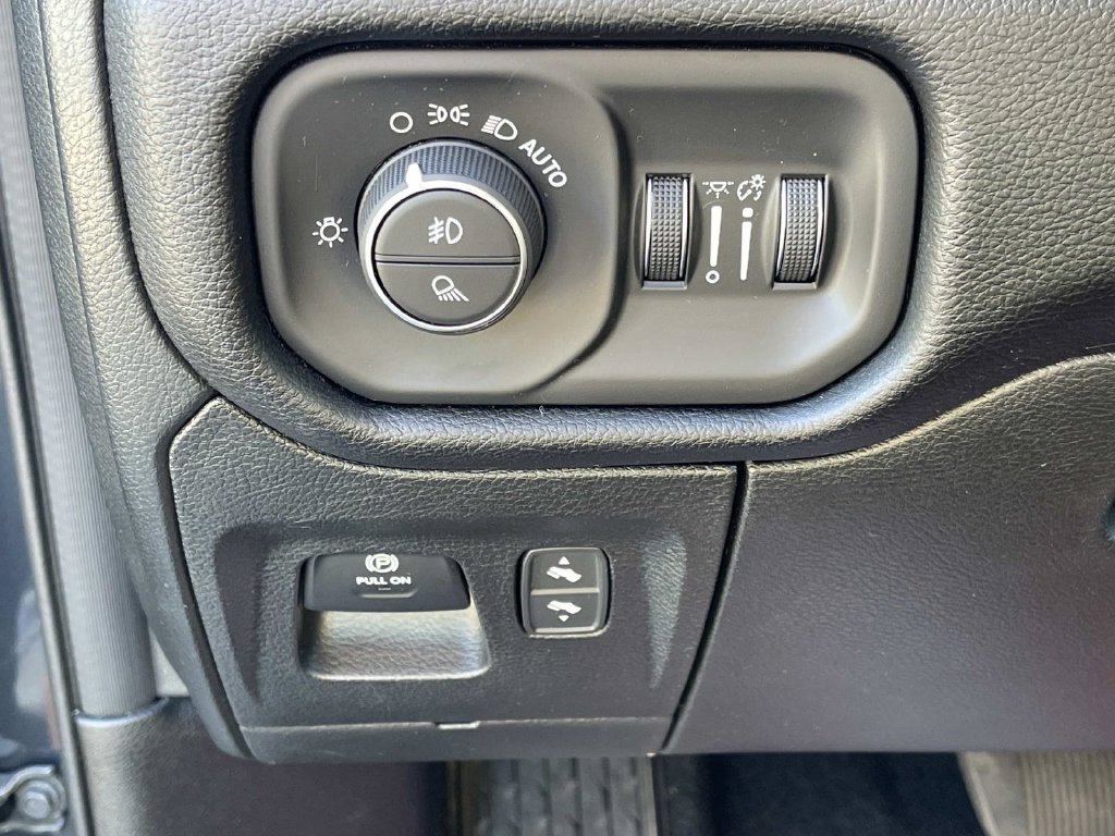 Used 2026 RAM 1500 Laramie AWD/4WD image 35