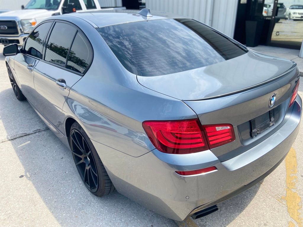 Used 2011 BMW 550i xDrive Sedan AWD/4WD image 3