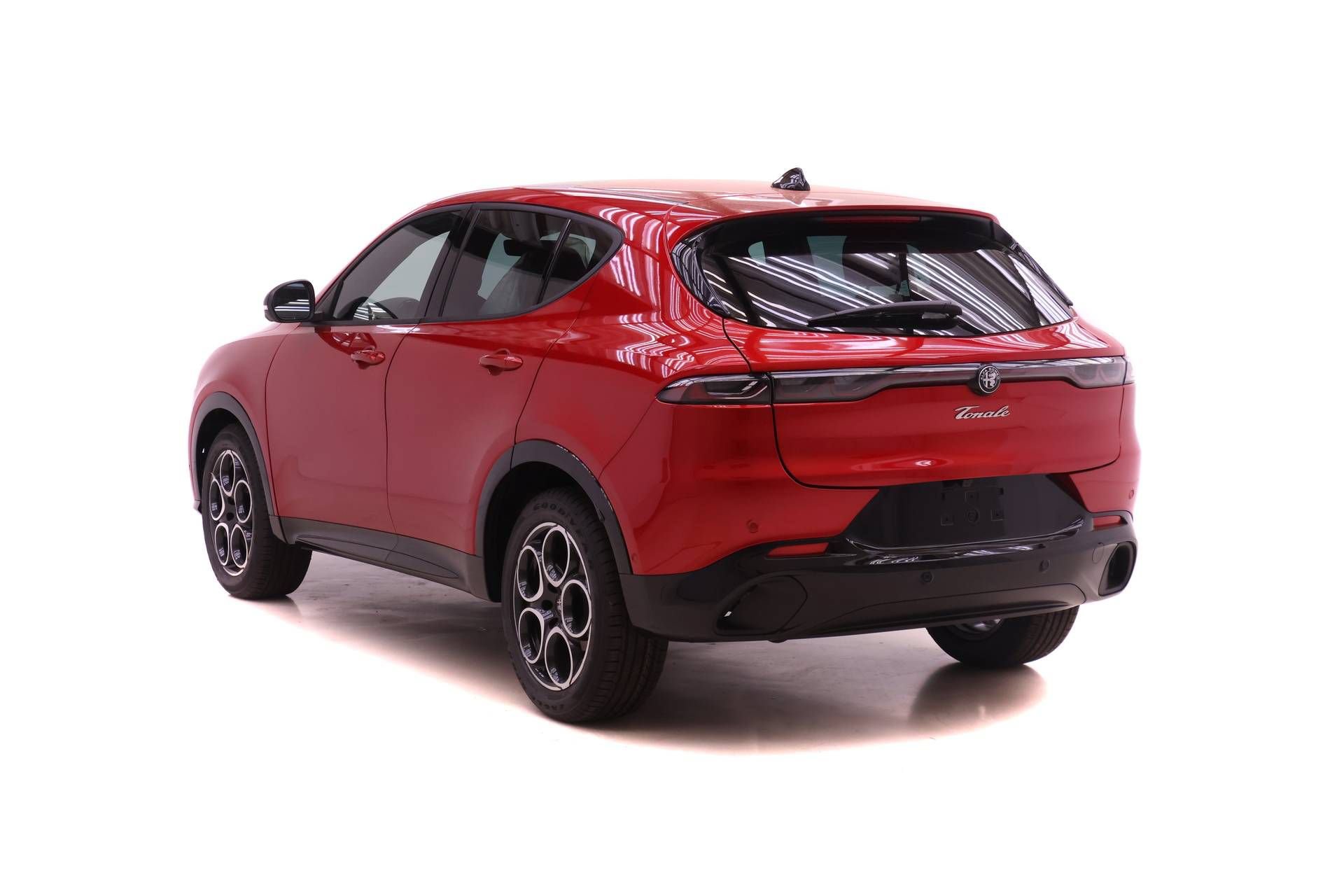 New 2026 Alfa Romeo Tonale w/ Active Assist Package AWD/4WD image 5