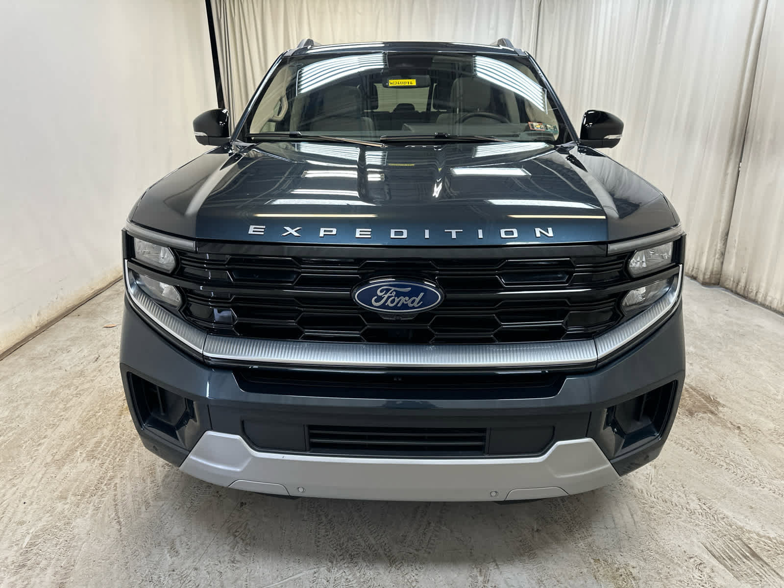 Used 2025 Ford Expedition Platinum image 9