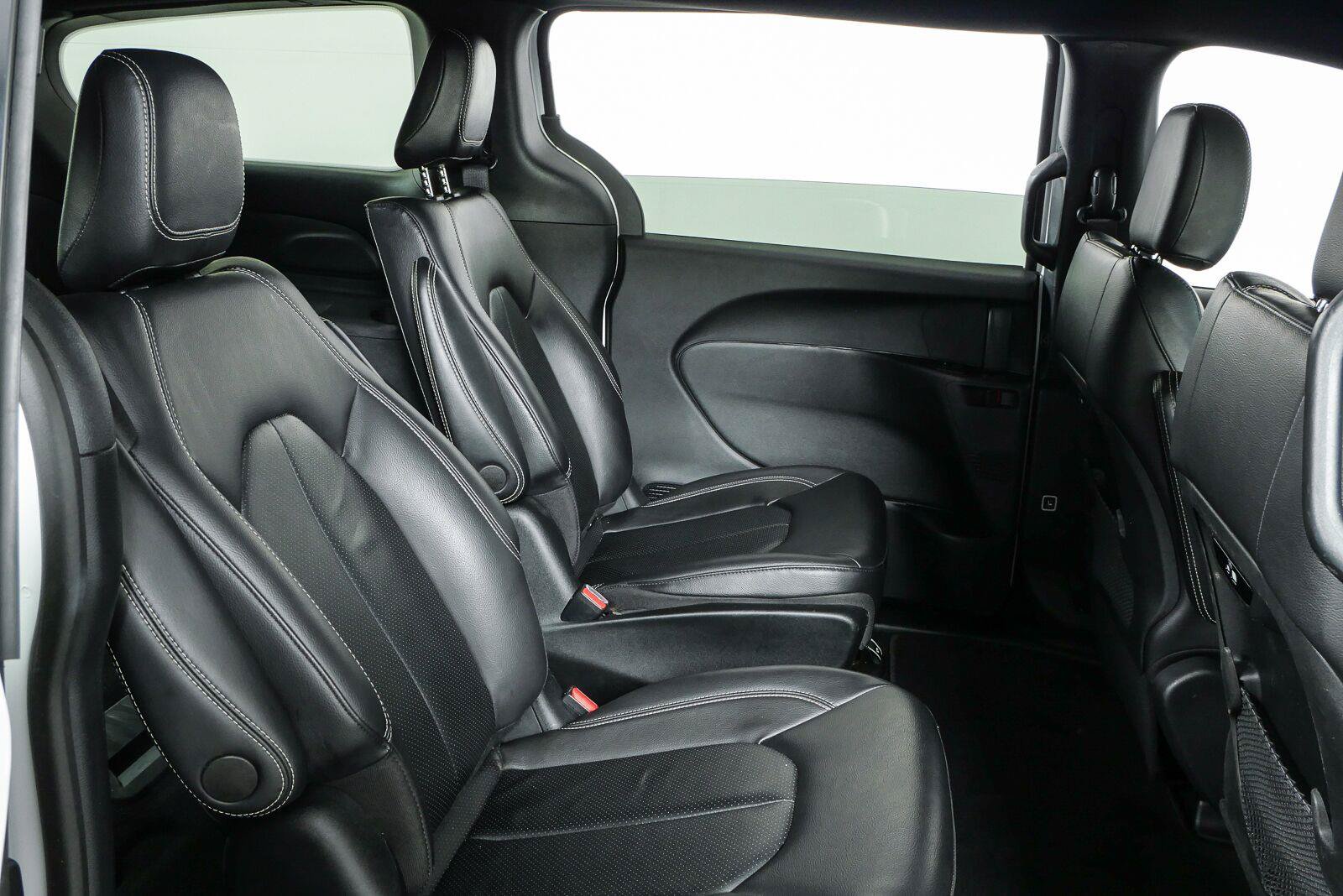 Used 2022 Chrysler Pacifica Touring-L w/ S Appearance Package FWD image 20