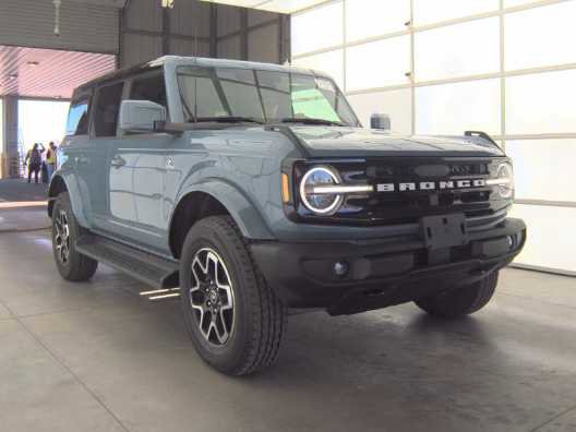 Used 2025 Ford Bronco Outer Banks image 3