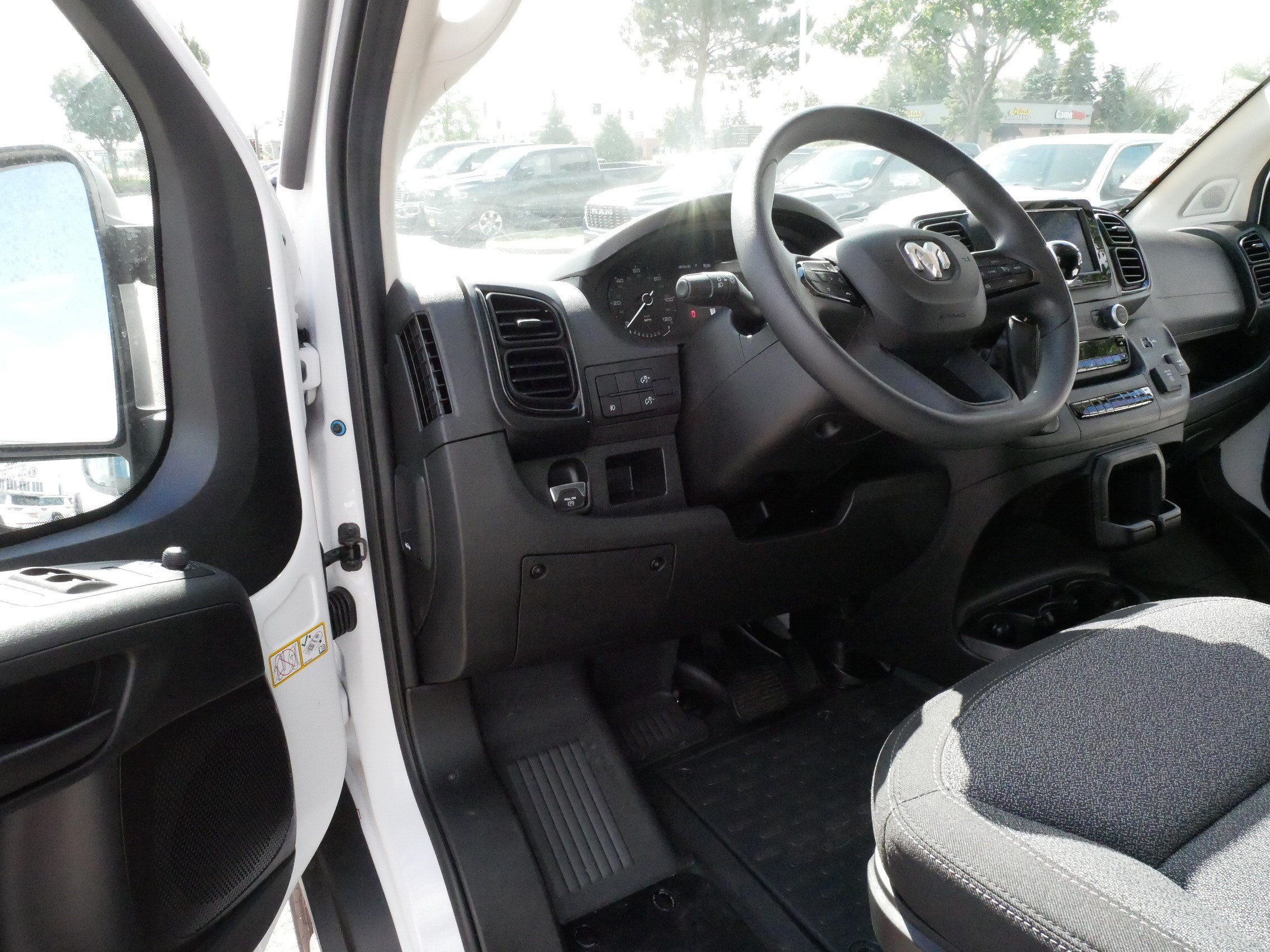 Used 2026 RAM ProMaster 3500 w/ Convenience Group FWD image 9