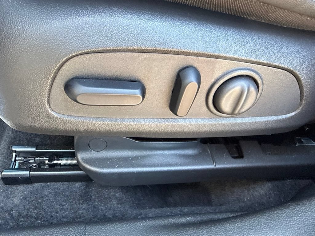 Used 2024 Buick Envista Sport Touring w/ Convenience I Package FWD image 24