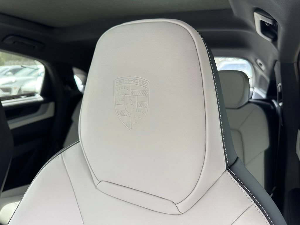 Used 2026 Porsche Cayenne S AWD/4WD image 23