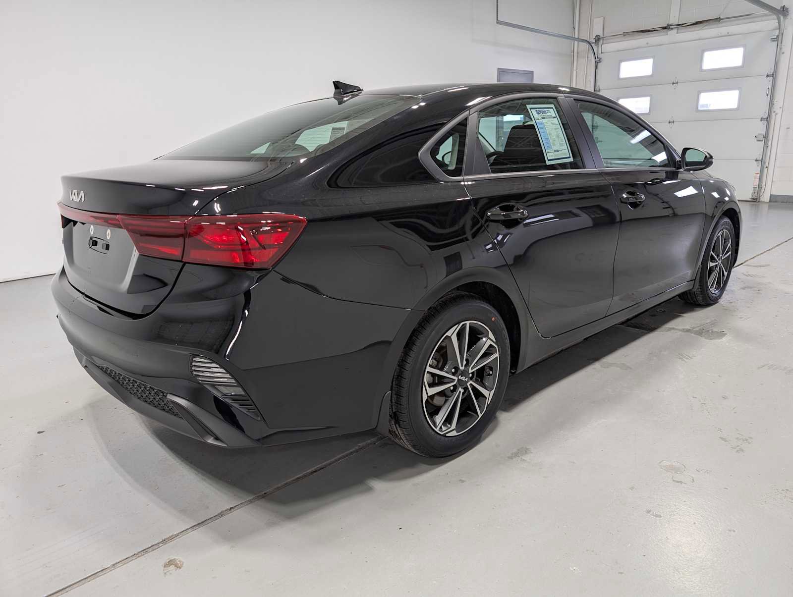 Used 2024 Kia Forte LXS w/ LXS Technology Package image 9