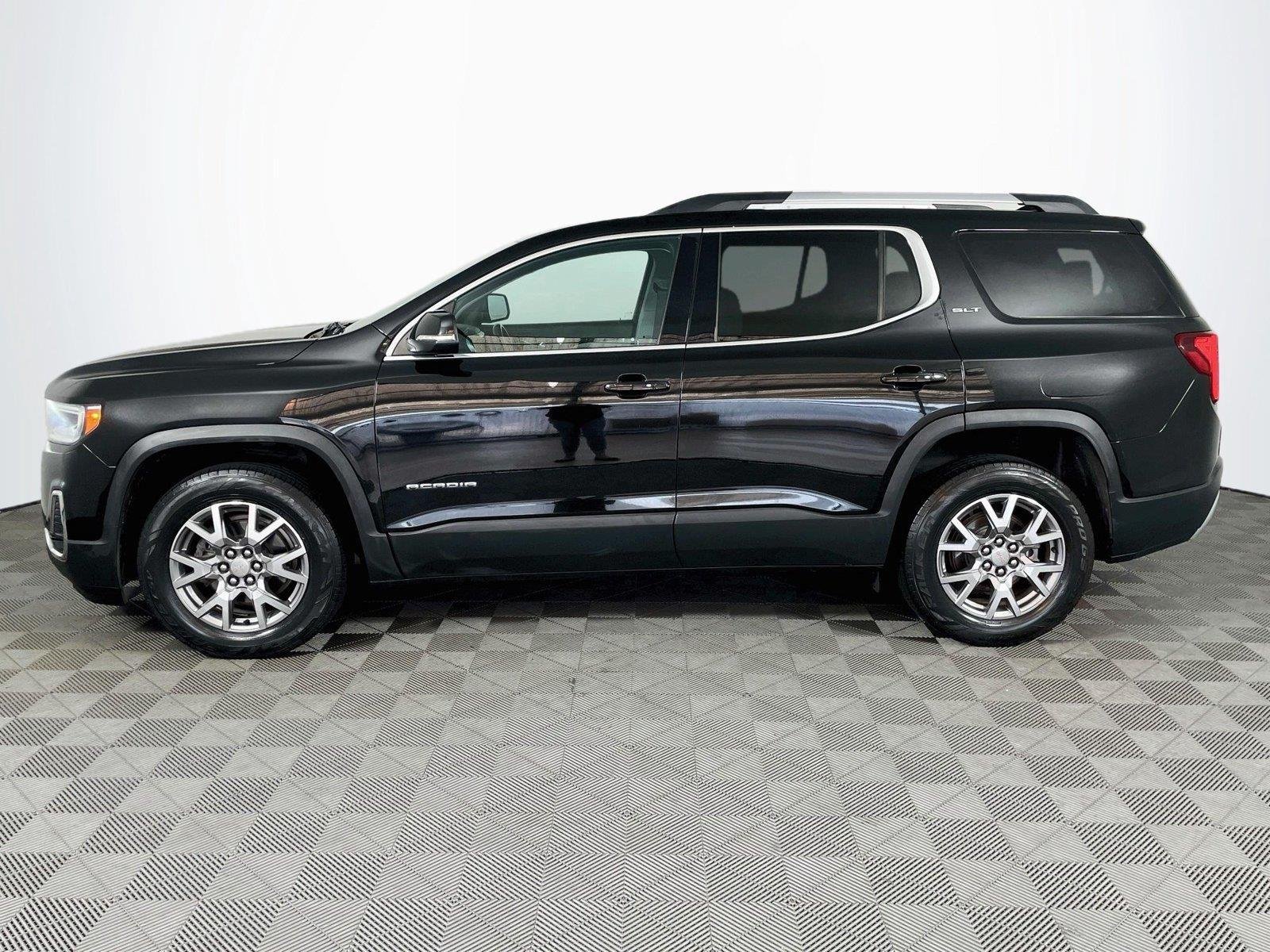 Used 2021 GMC Acadia SLT w/ LPO, Floor Liner Package FWD image 4