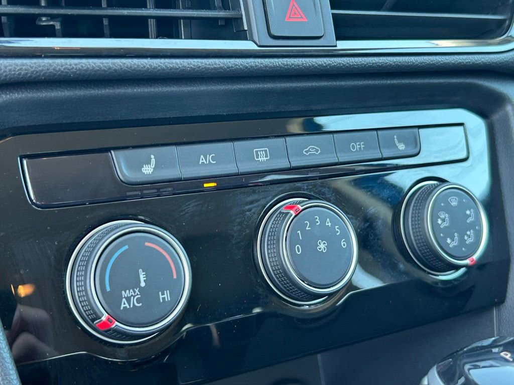 Certified 2023 Volkswagen Taos SE image 34