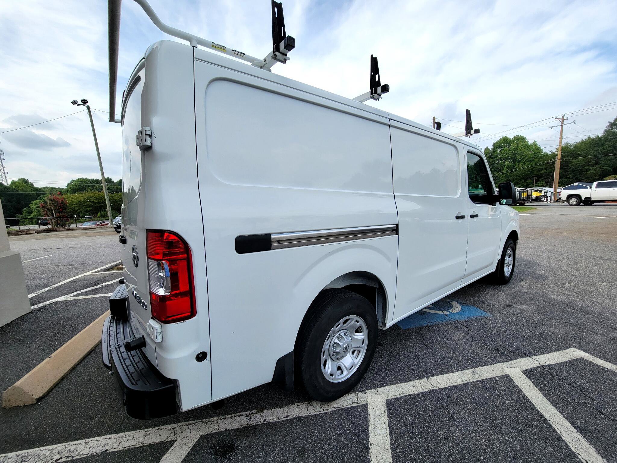 Used 2020 Nissan NV 2500 SV image 15