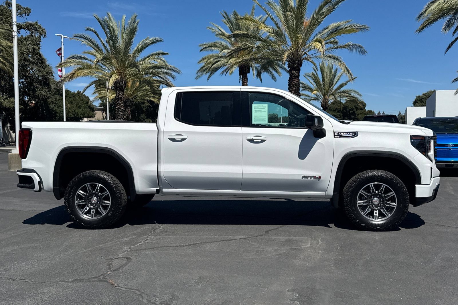 Used 2025 GMC Sierra 1500 AT4 AWD/4WD image 2