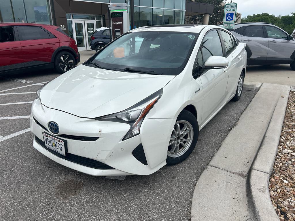 Used 2016 Toyota Prius Four w/ Advanced Technology Package FWD image 1