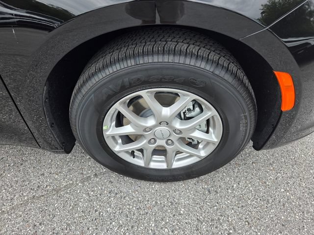 New 2027 Chrysler Pacifica Select FWD image 15