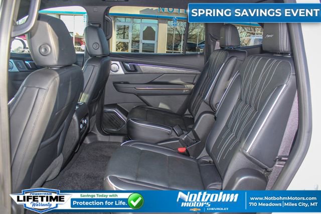 Used 2025 Buick Enclave Avenir w/ Trailering Package, 5000 lbs. image 12