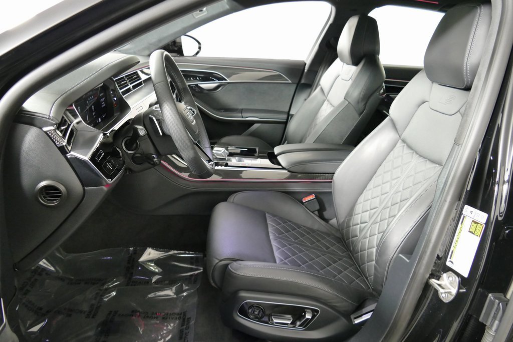 Used 2022 Audi S8 image 13