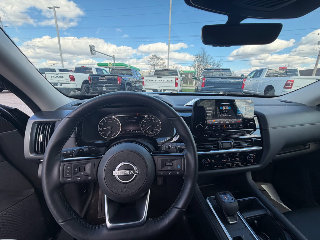 Used 2025 Nissan Pathfinder SL image 24
