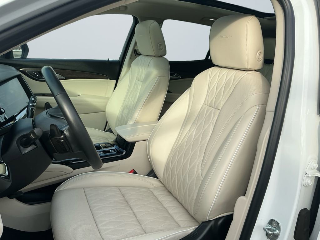 Used 2022 Buick Envision Avenir w/ Technology Package II image 9