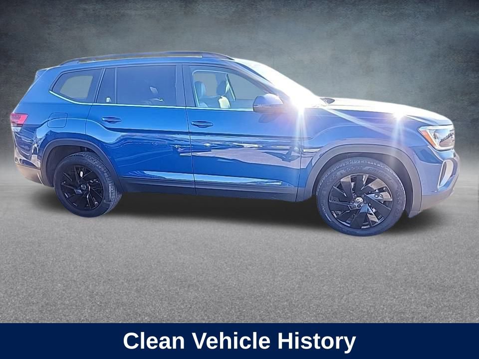 Used 2025 Volkswagen Atlas SE w/ Panoramic Sunroof Package image 6