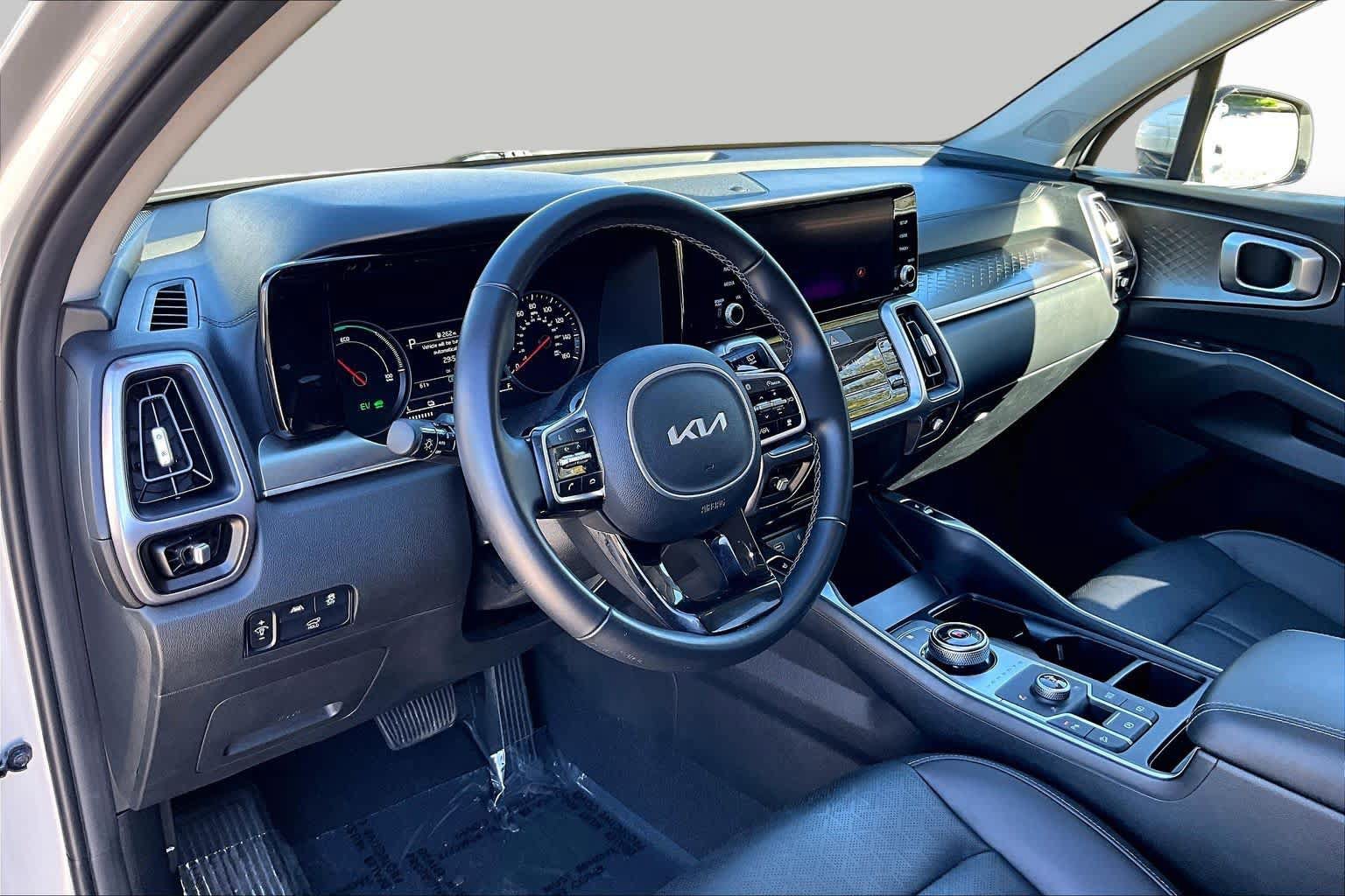 Used 2023 Kia Sorento EX w/ Panoramic Sunroof Package AWD/4WD image 17