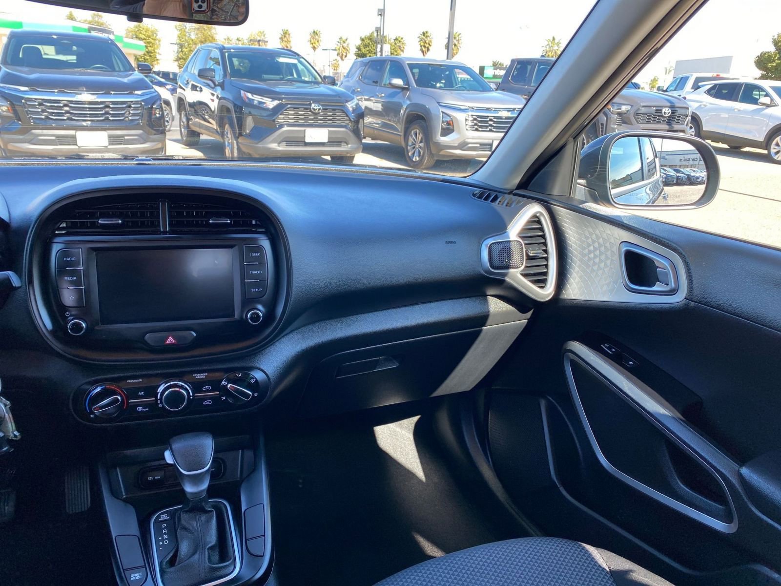 Used 2025 Kia Soul LX w/ LX Technology Package image 35