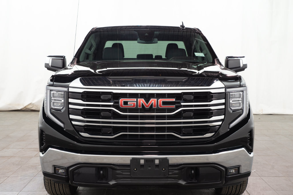 Used 2025 GMC Sierra 1500 SLT AWD/4WD image 2