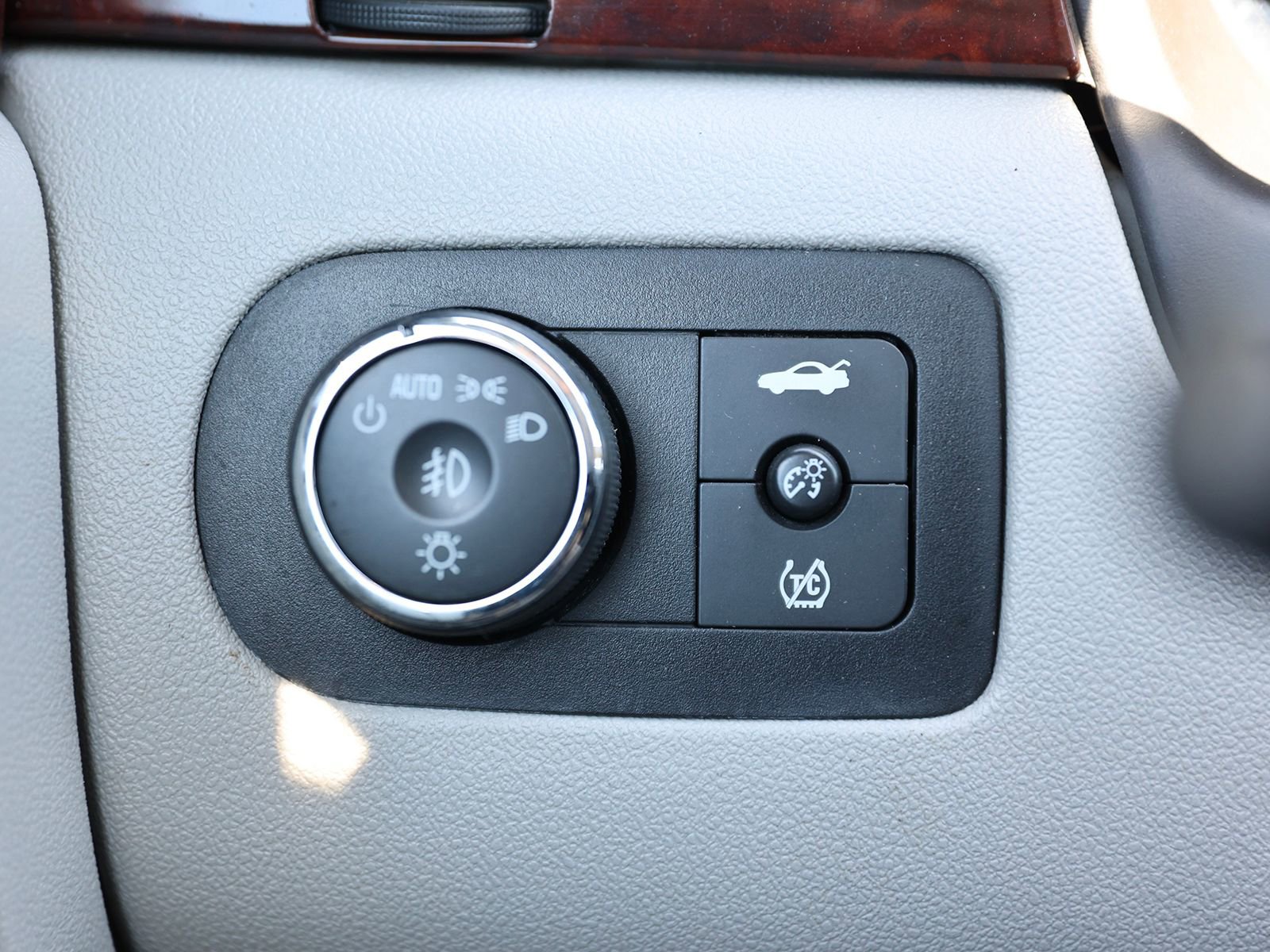 Used 2010 Chevrolet Impala LT w/ Luxury Edition Package FWD image 27
