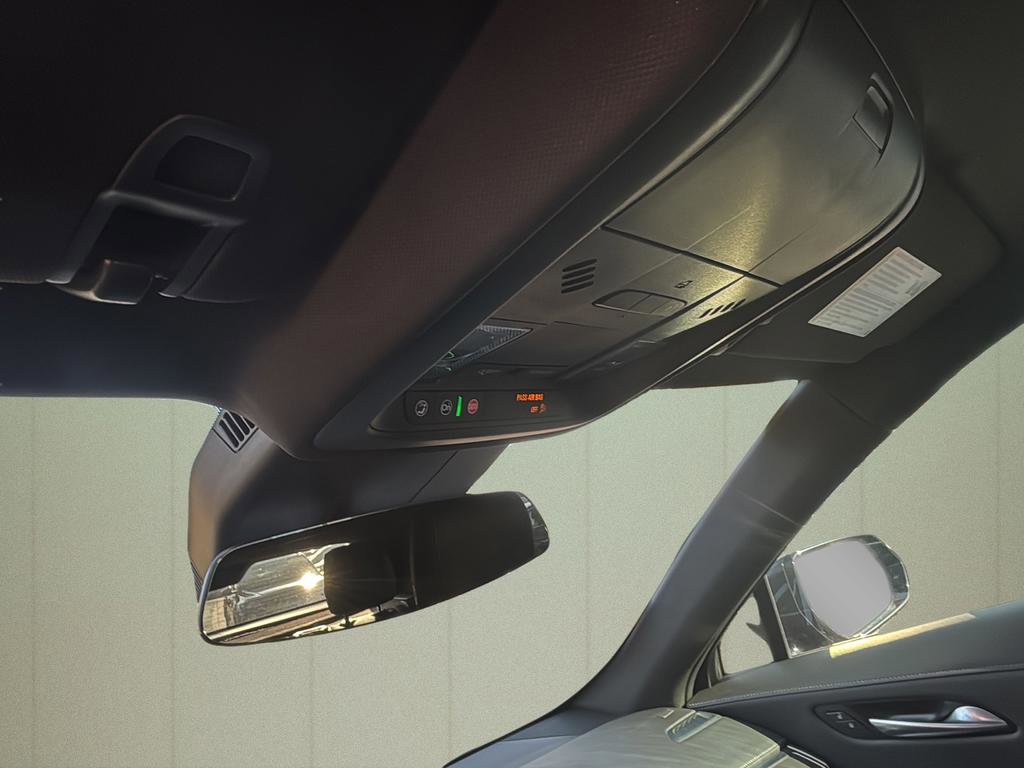 Used 2024 Cadillac XT4 Premium Luxury image 34