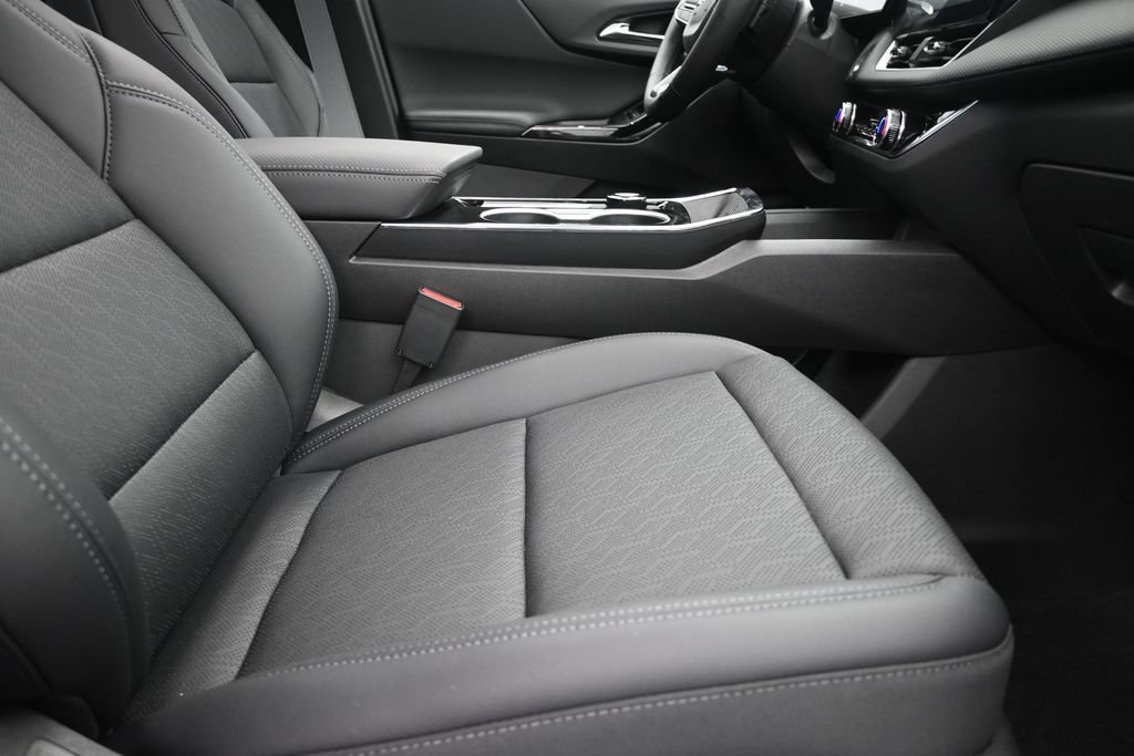 New 2026 Chevrolet Equinox LT w/ Convenience Package II FWD image 25