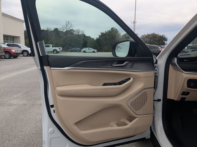 New 2026 Jeep Grand Cherokee Limited w/ Limited Altitude Package RWD image 12