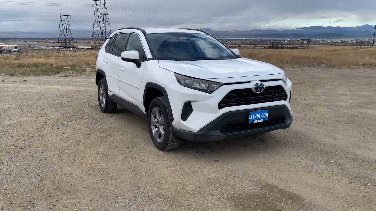Used 2022 Toyota RAV4 LE image 3