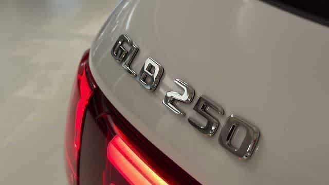 Certified 2026 Mercedes-Benz GLB 250 4MATIC image 9