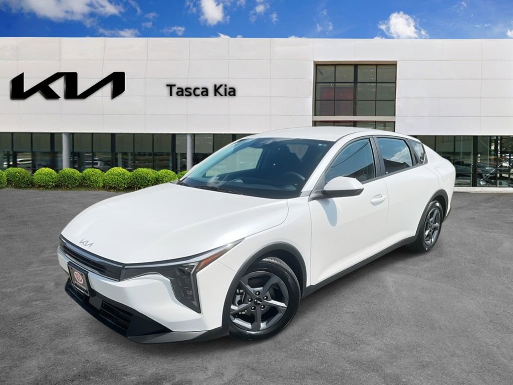 Used 2025 Kia K4 LXS image 1